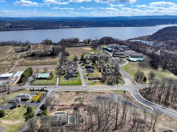 Route 9W, Marlboro, NY 12542