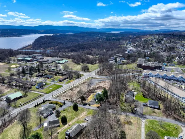 Route 9W, Marlboro, NY 12542