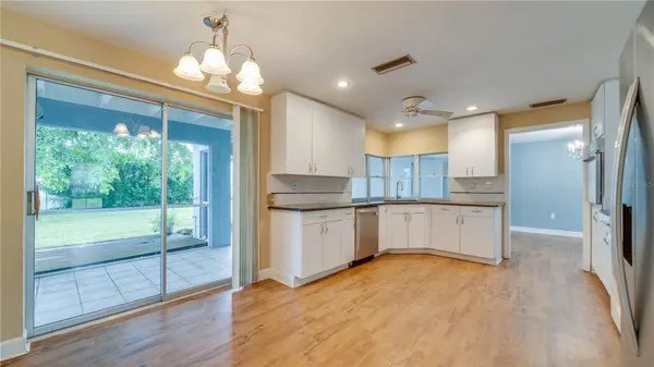 909 SE 27TH ST, Cape Coral, FL 33904