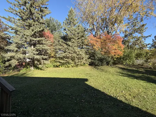 4292 Heritage DR, Vadnais Heights, MN 55127