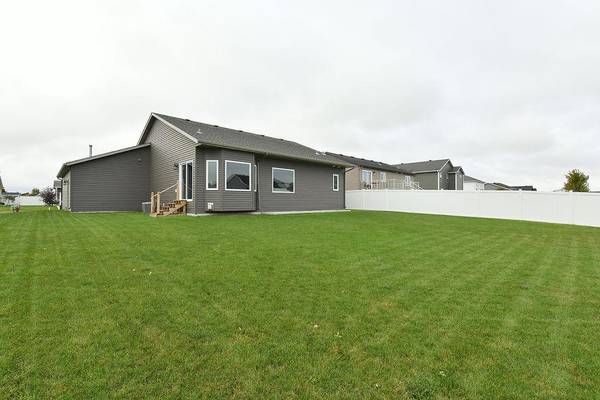 1220 Legion LN W, West Fargo, ND 58078