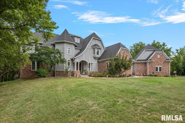 7016 FULTON RD, New Berlin, IL 62670