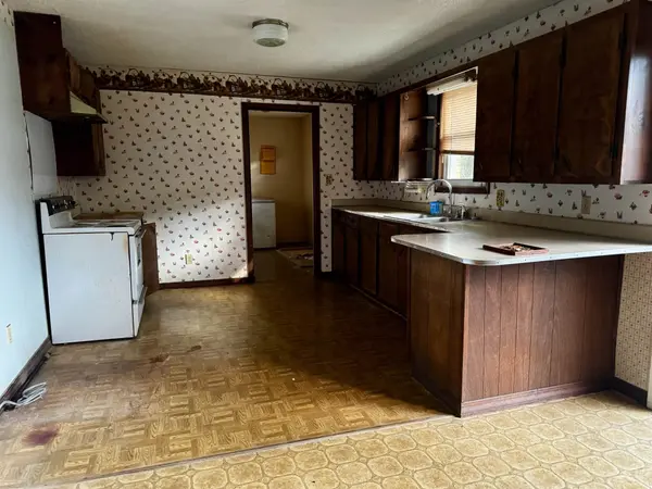 1215 FOSTER RD, Adamsville, TN 38310