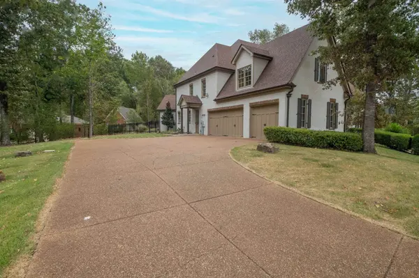 224 S MONTEREY FARMS CV, Collierville, TN 38017