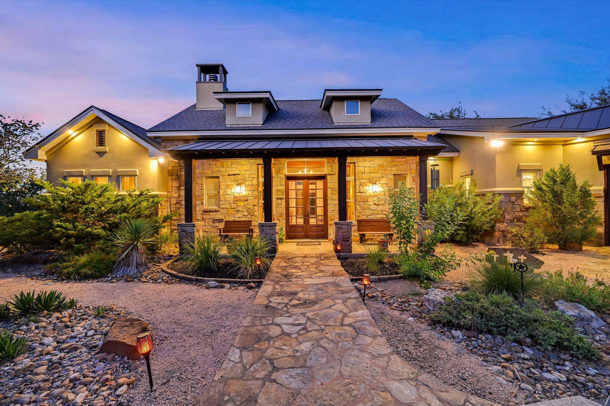 104 Mesa DR, Wimberley, TX 78676