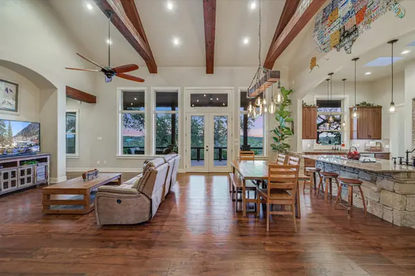 104 Mesa DR, Wimberley, TX 78676