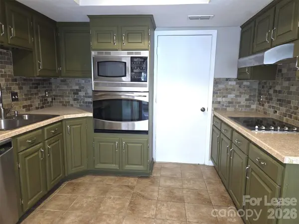 4236 Burning Tree DR, Charlotte, NC 28277
