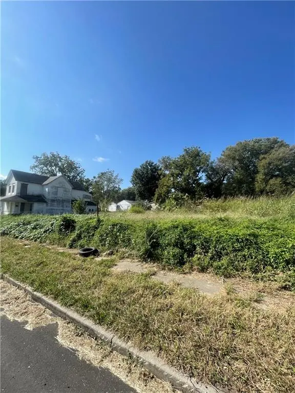 1647 Bristol AVE, Kansas City, MO 64126