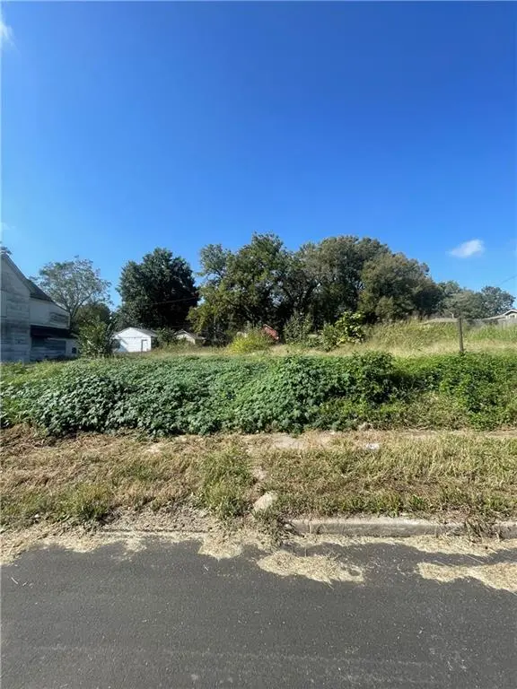 1647 Bristol AVE, Kansas City, MO 64126