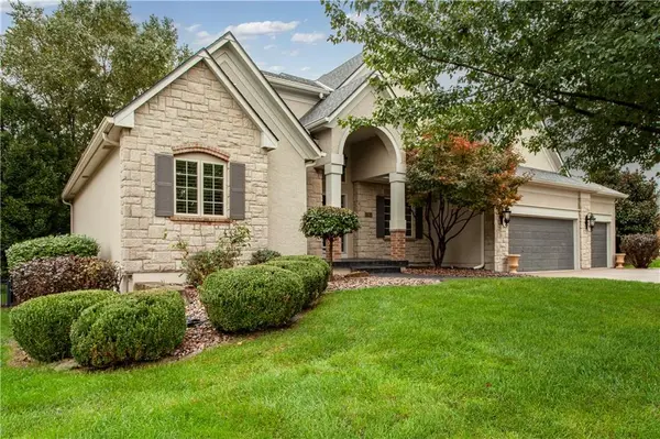 205 SW LEWIS CT, Lee's Summit, MO 64081
