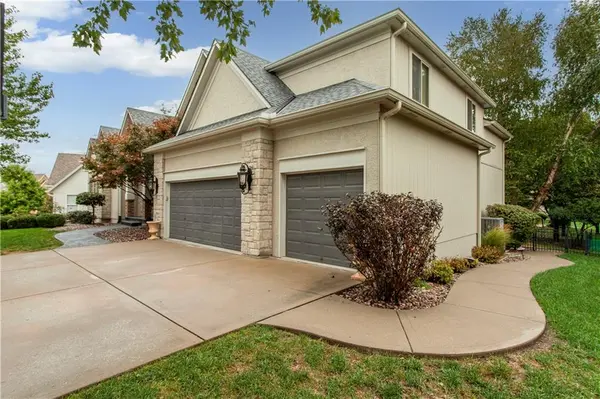 205 SW LEWIS CT, Lee's Summit, MO 64081