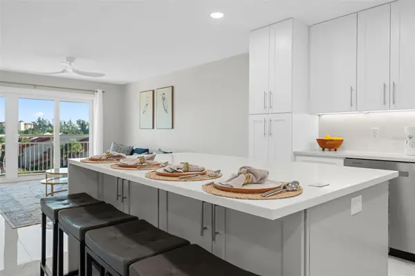 4900 BRITTANY DR S #405, St Petersburg, FL 33715