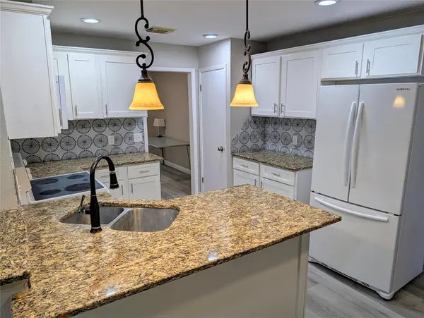 1505 Oakridge DR, Round Rock, TX 78681