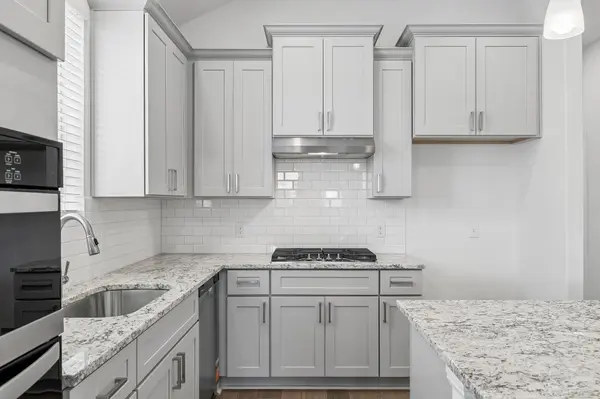 541 Porter Country PKWY, Buda, TX 78610