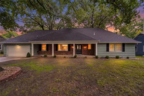6910 W 101st ST, Overland Park, KS 66212