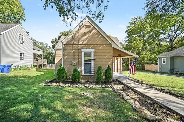 303 N MORSE AVE, Liberty, MO 64068