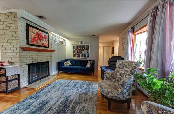 1109 Sunapee RD, West Hempstead, NY 11552