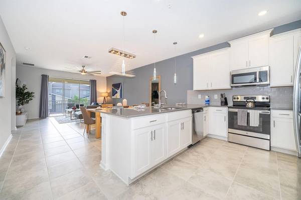 8867 CABOT CLIFFS DR #103, Davenport, FL 33896