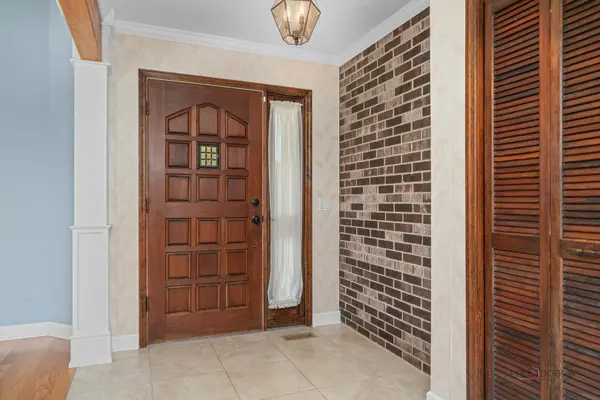 935 Sunrise RD, Green Oaks, IL 60048