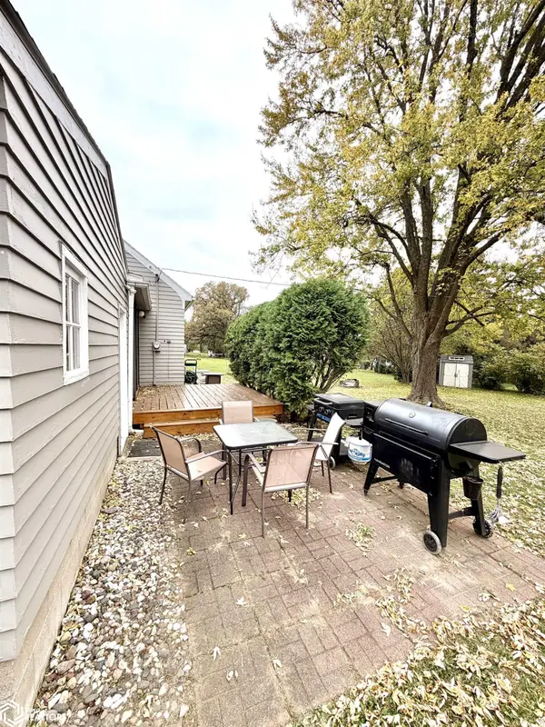 1002 S Lake ST, Lake Mills, IA 50450