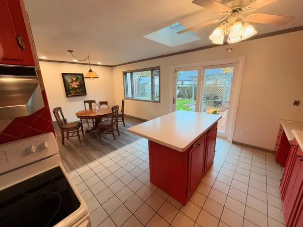 9021 Club RD, Saint Louis Park, MN 55426