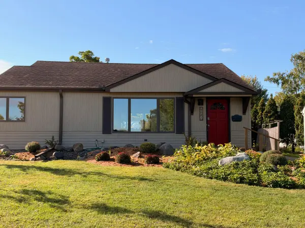 9021 Club RD, Saint Louis Park, MN 55426