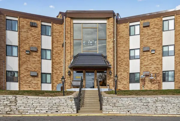 2690 Oxford ST N #219, Roseville, MN 55113