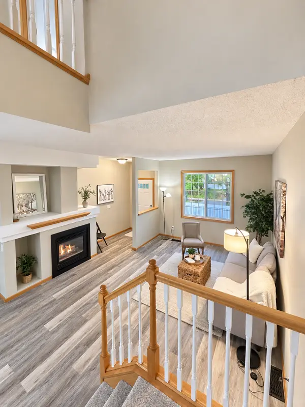 3001 Juniper LN #I, Woodbury, MN 55125