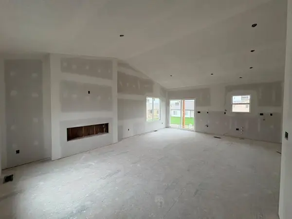 8973 E Forbes Cir, Bel Aire, KS 67226