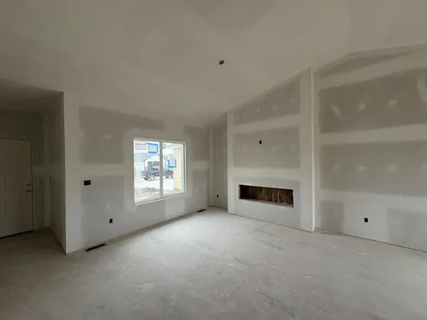 8973 E Forbes Cir, Bel Aire, KS 67226