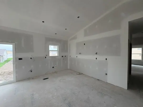 8973 E Forbes Cir, Bel Aire, KS 67226