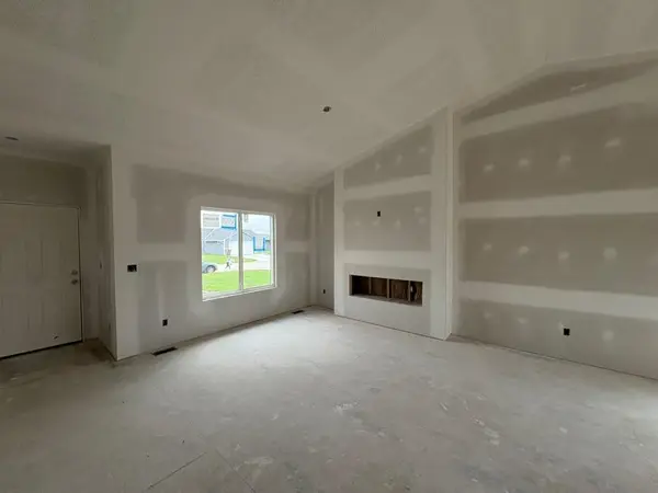 8979 E Forbes Cir, Bel Aire, KS 67226