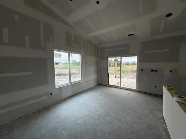 5903 Plumthicket St, Bel Aire, KS 67226