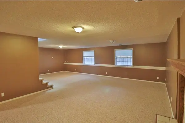 6163 Quail Ridge Ct, Bel Aire, KS 67220