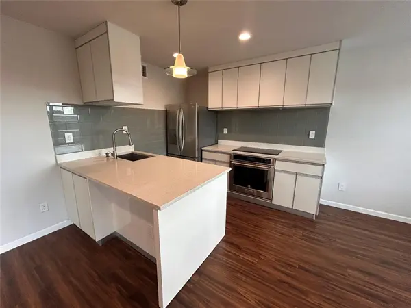 901 E 40th ST #201, Austin, TX 78751
