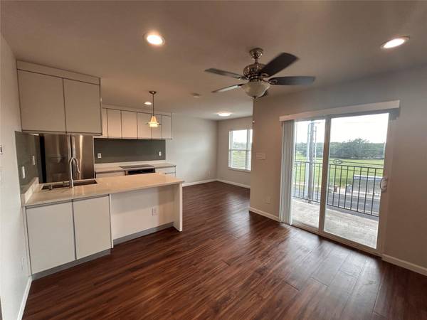 901 E 40th ST #201, Austin, TX 78751