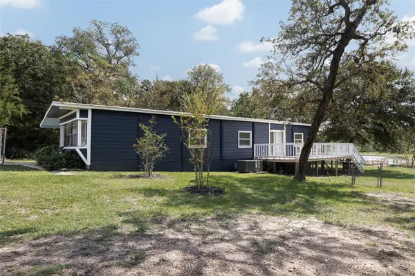 442 Big Bow, Smithville, TX 78957