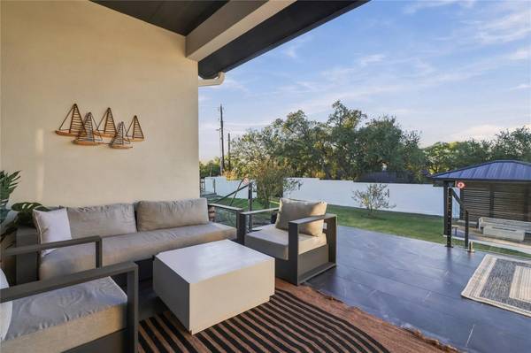 20806 Northland CIR, Lago Vista, TX 78645