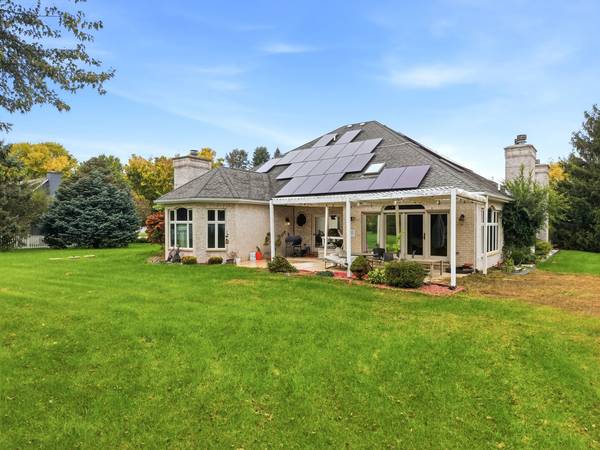 365 E Pine Meadow CT, Morris, IL 60450