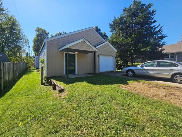 11303 E Sheley RD, Independence, MO 64052