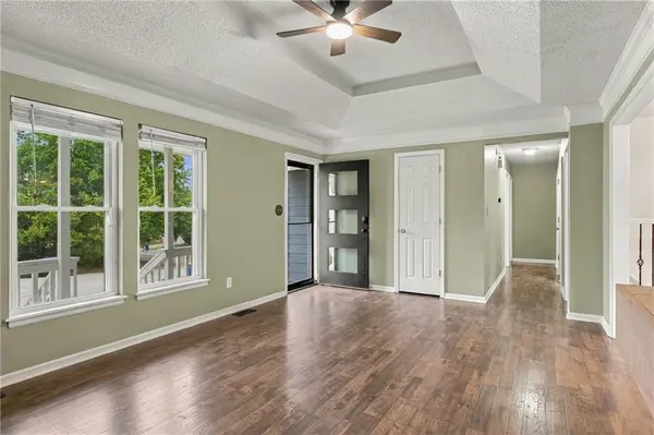 104 NE Bristol CIR, Lee's Summit, MO 64063