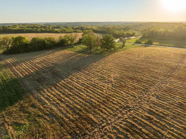 29623 S Vanmeter RD, Freeman, MO 64746