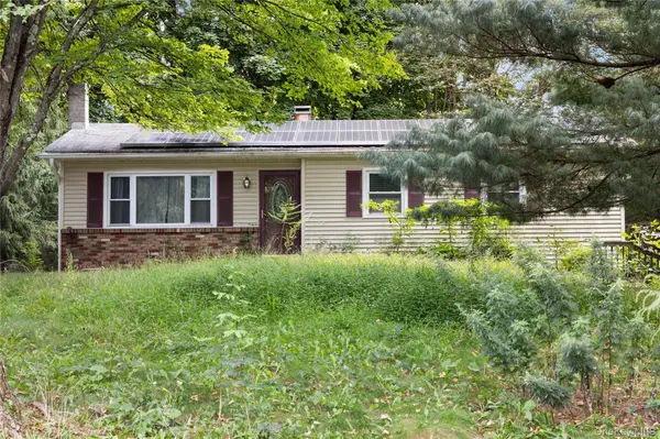21 Elizabeth DR, Hopewell Junction, NY 12533