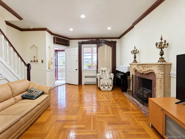 9806 Fort Hamilton Pkwy, Brooklyn, NY 11209