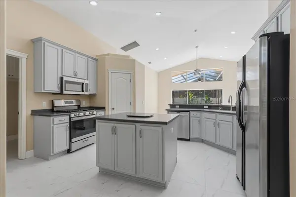 8211 CANYON CREEK WAY, Tampa, FL 33647