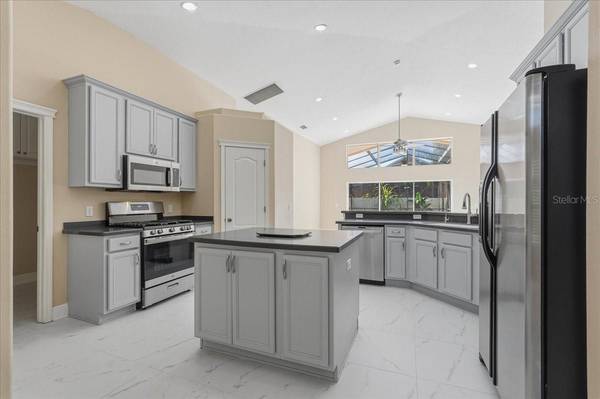 8211 CANYON CREEK WAY, Tampa, FL 33647