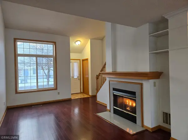 949 Old Steine CIR, New Brighton, MN 55112