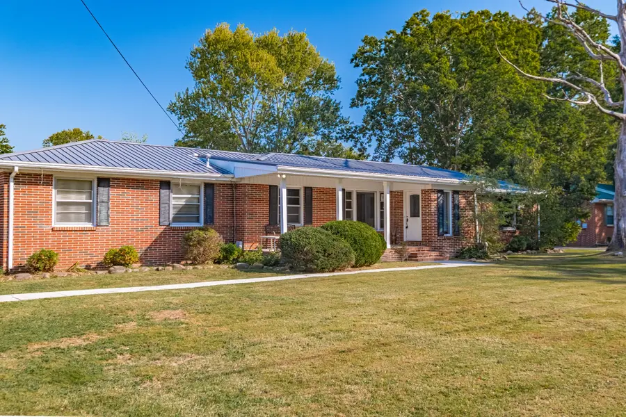 1201 Woodcrest Dr, Manchester, TN 37355