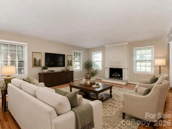 727 Clayfield CT, Charlotte, NC 28209