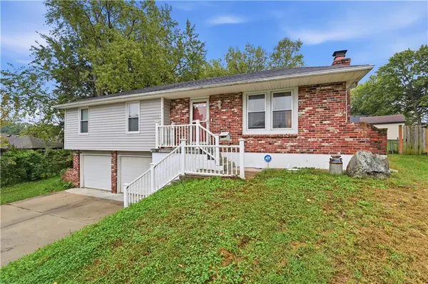 7415 NW 80th TER, Kansas City, MO 64152